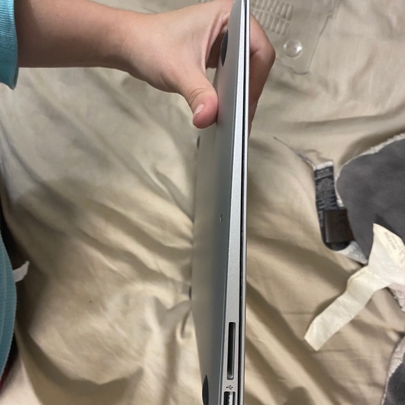 MacBook - Picture 7 of 13